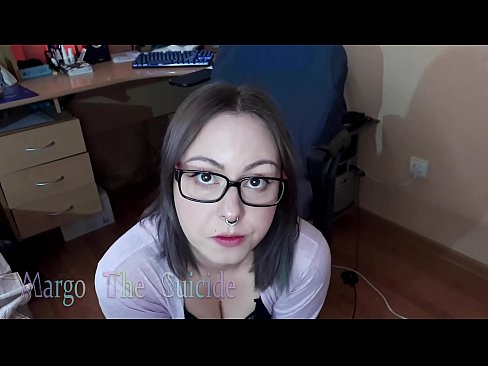 ❤️ Ragazza sexy con gli occhiali succhia il dildo profondamente sulla macchina fotografica ☑ Slutsal it.xxxlfv.top ❌